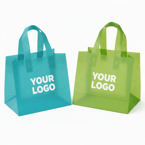 Bolsa de Plástico Personalizada de Lujo con Logotipo Reutilizable, Acabado Mate, HDPE, para Pequeñas Empresas - Product Image 1
