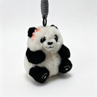 Porte-clés en peluche Panda OEM, logo brodé personnalisé, pendentif en peluche Panda, vente en gros, accessoires cadeaux touristiques