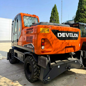 Excavadora de Ruedas Develon DX150W de 15 Toneladas, Cucharón de 0.76 m, Excavadora Compacta Naranja, 110kw de Potencia para Construcción y Obras Municipales en Venta - Product Image 1