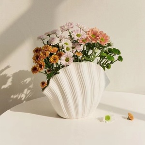 2024 New Classic Shell <b>Shape</b> Flower Vase, Modern Home Office Hotel Decorative Vase, <b>Table</b> for Hotel Ceramic Vase - Product Image 2