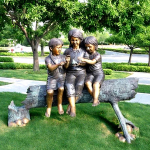 Escultura de Bronce Fundido de <span class=keywords><strong>Tres</strong></span> Niños Sentados en un Tronco de Árbol, Decoración de Parque al Aire Libre de Tamaño Real BLVE - Product Image 1