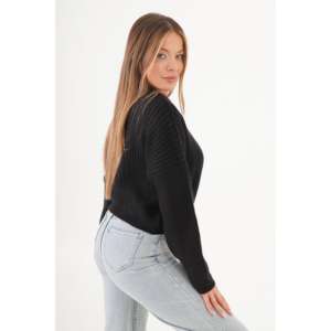 Pull basique à col rond pour femme en gros, couleur noire - Product Image 1