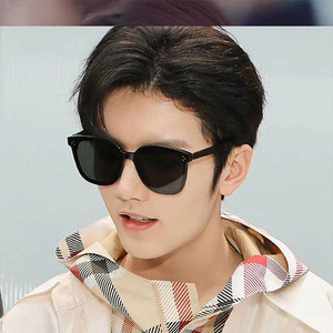 แว่นกันแดดโพลาไรซ์ยี่ห้อวี รุ่น D17 กรอบสีดำ เลนส์ PC ป้องกันรังสียูวี 100% สำหรับทุกเพศ สไตล์แฟชั่นเกาหลี - Product Image 2