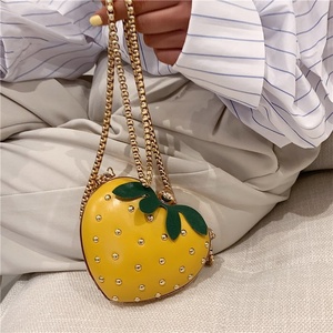 Mignon bandoulière fille Ins porte-monnaie à la mode fraise en forme de coeur Portable élégant doublure matériel Polyester chaîne <span class=keywords><strong>sac</strong></span> - Product Image 4
