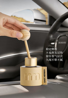 Diffuseur d'arômes portable pour voiture de 50 ml, désodorisant, ornement parfumé, idéal pour la décoration de la voiture et de la maison, parfait comme cadeau