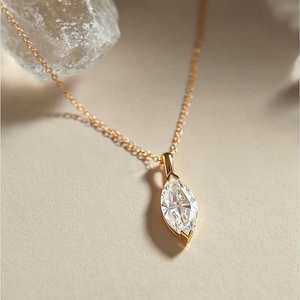 Collar con Colgante de Plata de Ley 925 con Moissanita Corte Marquesa VS1 2.52CT, Estilo Diamante, Joyería para Regalo de Boda o Fiesta - Product Image 4