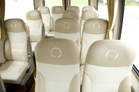 Véhicule utilitaire léger 5.2m Yuchai Euro III toit bas 7-12 sièges Minibus conduite à gauche/droite passager Bus de voyage public