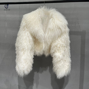 Veste en fourrure de Mongolie courte pour femmes, hiver chaud, véritable fourrure de mouton tibétain bouclée et moelleuse, en vente - Product Image 4
