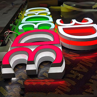 Letras Magnéticas 3D con Iluminación LED Personalizadas - Letrero Publicitario y Decorativo IP65 Resistente al Agua para Colgar en Escaparates
