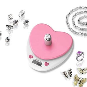 Bilancia da cucina 5kg con scala rosa a cuore altamente colorato - Product Image 3