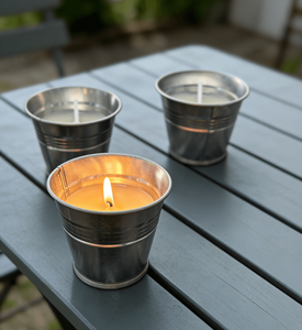 Velas Aromáticas de Capim-Limão Artesanais em Balde de Ferro com Cera de Soja Natural para Festas ao Ar Livre, Natal e Diwali - Product Image 2