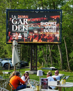 Mur vidéo LED couleur plein écran P4 pour extérieur, luminosité élevée 5000 cd, installation fixe, panneau publicitaire numérique - Product Image 1