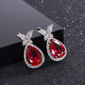 Orecchini a forma di goccia di lacrima con farfalla per donna, gioielli vintage eleganti e alla moda. - Product Image 2