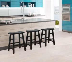 Tabouret de bar SINTERIOR noir 63 cm en bois massif avec siège courbé, sans dossier, tabouret haut moderne pour comptoir de cuisine ou îlot - Product Image 1