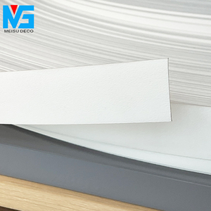 Surface de grain mate texturée blanche de <span class=keywords><strong>bande</strong></span> de bord de PVC résistant aux UV/rayures 21mm 26mm X 0.4mm 0.8mm 1.0mm pour l'OSB de contreplaqué de MDF - Product Image 2