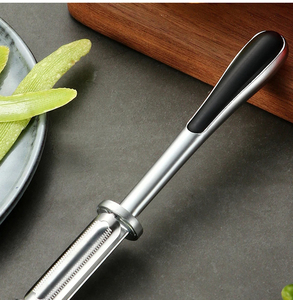 3 in 1 <b>Vegetable</b> Peeler Potato Carrot Multi-functional Grater <b>Fruit</b> Peeler Beer Opener Household Kitchen Gadget Accessories <b>Tool</b> - Product Image 5