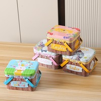 RTS Großhandel Custom 15*12,5*10,5 cm Weißblech Material Candy Box mit Deckel Tragbare Bambus korbform Zinn Geschenk box für Kinder