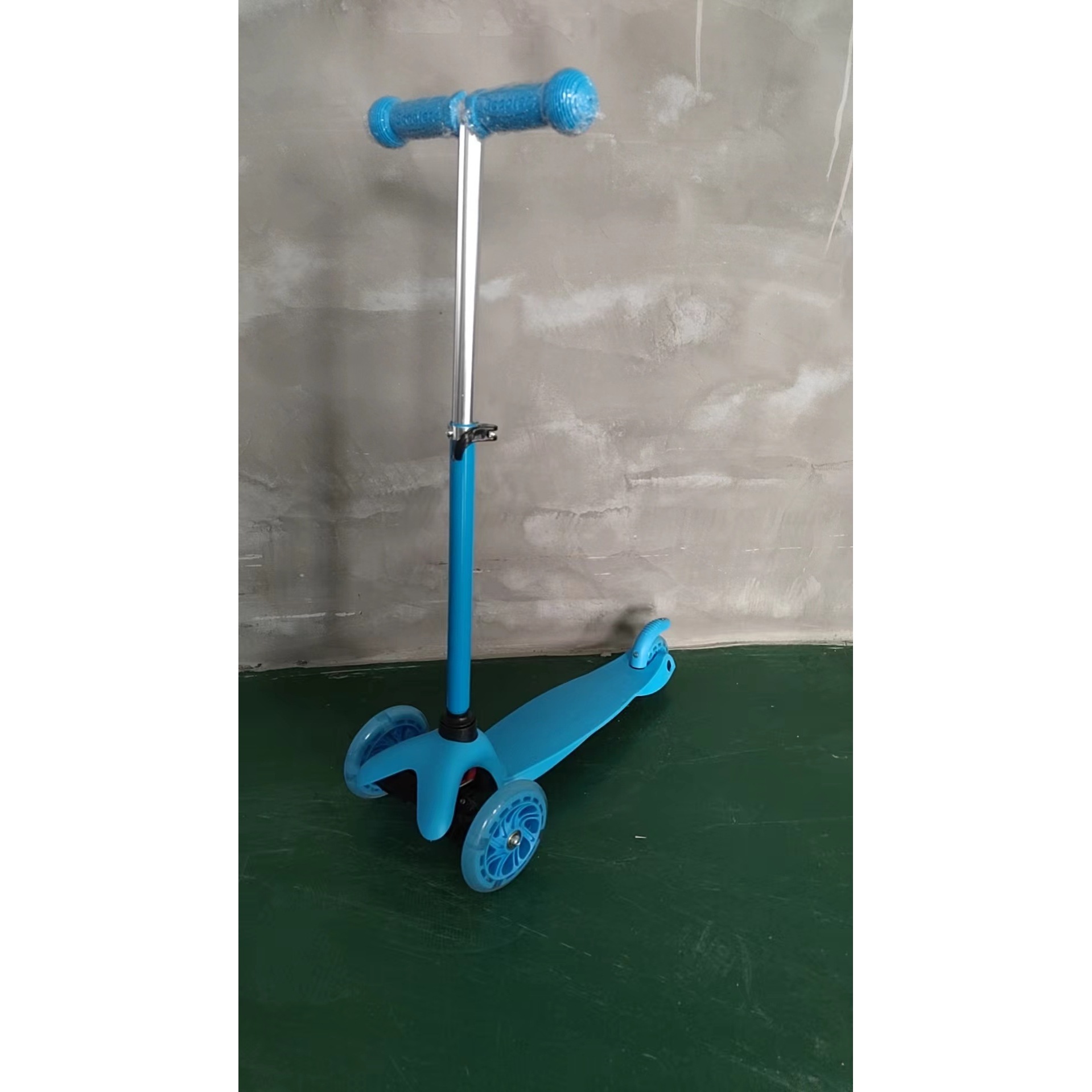 Tige de levage en fer vert avec roues en PU, livrée avec boîte de couleur