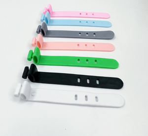 สายรัดซิลิโคนแบบตะขอเกี่ยวสำหรับจัดการสายไฟและสายดาต้า - Product Image 1