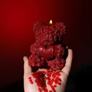 เทียนหอมรูปหมีกุหลาบทำมือจากขี้ผึ้งอุณหภูมิต่ำสีแดง - Product Image 4