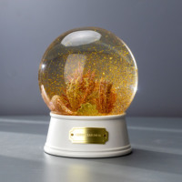 Souvenirs personnalisés de marques de luxe en résine, globe à neige en corail, ornement en résine ABS, décoration, globe en cristal, boule d'eau pour cadeau