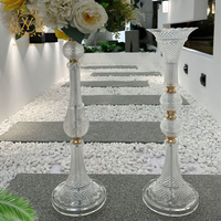 Vase à fleurs de table de mariage en acrylique transparent, support de centre de table haut en métal doré pour la décoration de table de mariage