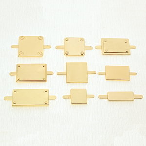 Etiqueta Metálica Personalizada Tanai con Letras para Bolsos, Placa Metálica con Nombre y Logo en Níquel Dorado para Bolsos, Carteras y Monederos - Product Image 6