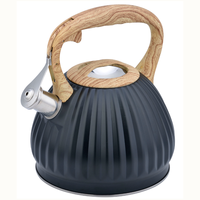Bouilloire à sifflet en acier inoxydable de haute qualité Design unique Poignée en bakélite Fond à induction pour thé. Tailles disponibles 1L 2.5L 3L