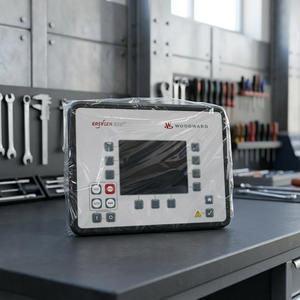 Contrôleur de générateur Woodward easYgen 3500XT pour la gestion automatique de l'alimentation, la surveillance du moteur, la synchronisation et le contrôle du groupe électrogène - Product Image 1