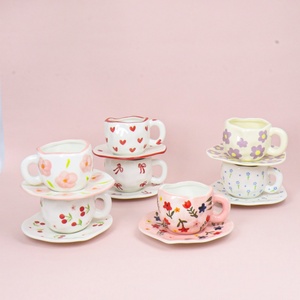 Tazza da <span class=keywords><strong>caffè</strong></span> in ceramica e Set di tazze da tè pomeridiano irregolare con Set di piattino personalizzato Girly <span class=keywords><strong>Love</strong></span> carine fatte a mano tazze da <span class=keywords><strong>caffè</strong></span> - Product Image 1