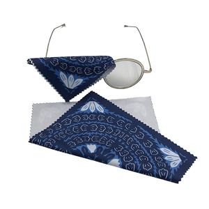 Chiffonnette pour lunettes en microfibre 100% polyester de haute qualité, forme carrée - Product Image 2