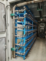 Conteneur de refroidissement par eau pour un déploiement de refroidissement liquide haute performance, unité de 20 pieds avec tour de refroidissement extérieure