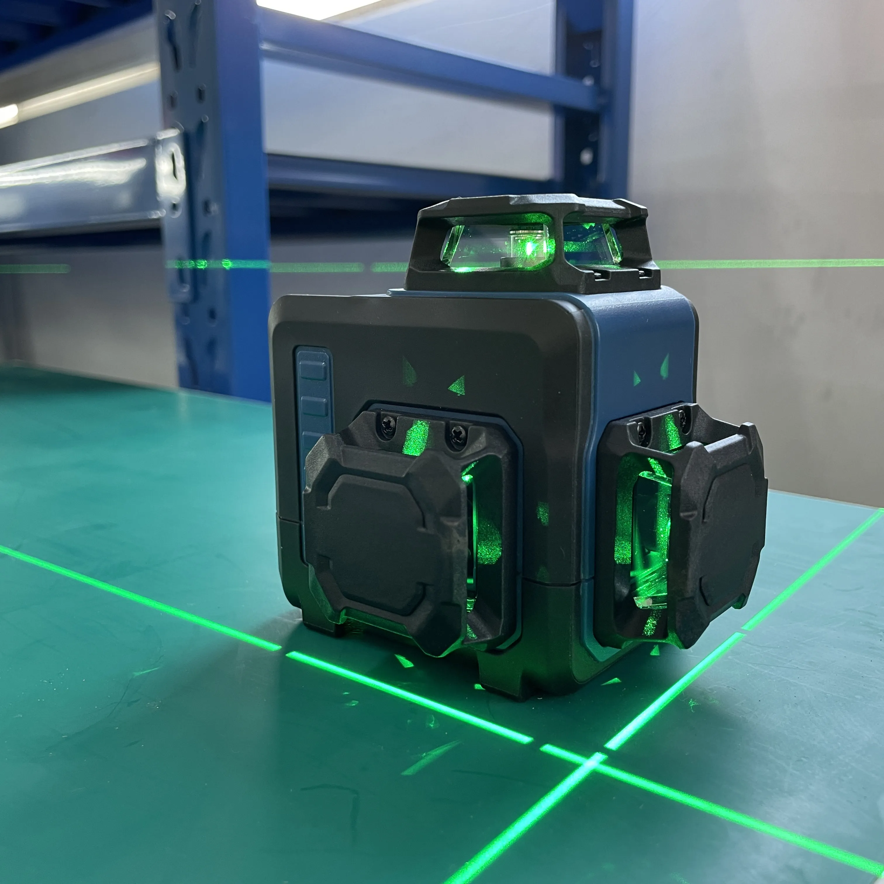 Alta qualità Mini 3D 12 linee livello laser raggio verde un piano orizzontale e due piani verticali 360 gradi fai da te professionale