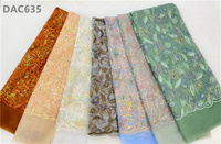 Tissu en dentelle brodée de perles et de paillettes écologiques vert menthe, tulle scintillant guipure pour robe de soirée