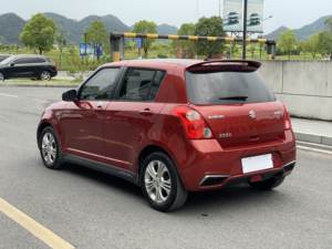 2013铃木雨燕1.5L自动标准版二手车 - Product Image 5