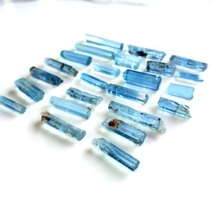 คริสตัลอะควอมารีนทำมือ คริสตัลอะควอมารีนดิบธรรมชาติ 100% สีน้ำเงินเข้ม อะควอมารีนดิบ คริสตัลพลอย ขายส่ง - Product Image 4