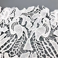 Tissu de dentelle guipure florale de broderie soluble dans l'eau blanc personnalisé pour la décoration