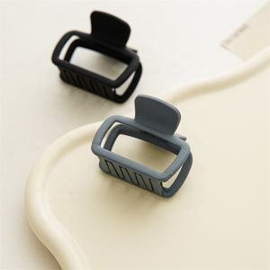 กิ๊บหนีบผมทรงสี่เหลี่ยมสีครีมแบบเรียบง่ายสำหรับสาวๆแฟชั่น5ซม. สำหรับฤดูใบไม้ผลิและฤดูร้อน - Product Image 4