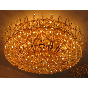 Araña LED de diseño moderno Opciones de color RGB Control de sensor Construcción acrílica de aluminio para iluminación de techo de oficina en casa - Product Image 2