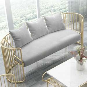 Canapé et table basse combinés de style nordique, luxe léger, style célébrité du <span class=keywords><strong>web</strong></span>, petit magasin de vêtements familial, simple et moderne - Product Image 4