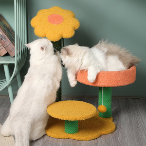 Árbol para Gatos de Sisal Natural con Percha, Pelota Colgante y Flor de Peluche, Torre para Gatos de Interior y Gatitos - Product Image 1