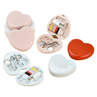 Kit d'accessoires de couture portable en plastique pour voyage, idéal pour hôtel, dortoir, sac de rangement DIY pour fil et aiguilles