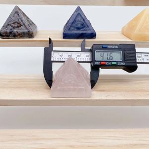 Usine <span class=keywords><strong>pas</strong></span> <span class=keywords><strong>cher</strong></span> prix guérison cristal pierre artisanat sculpté 4 CM pyramides d'énergie pour la décoration de la maison - Product Image 2