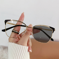 Nuevas Gafas de Metal con Marco de Ojo de Gato, Gafas de Moda que Cambian de Color, Fotocromáticas, Anti Luz Azul, Monturas Ópticas