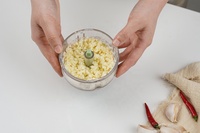 Mini hachoir à légumes portable broyeur à ail hachoir à oignons éplucheur d'ail en silicone et ensemble de brosses transparentes