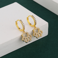 Boucles d'oreilles tendance à motif patte en laiton plaqué or 18 carats et zircon, très vendues - un cadeau de mariage pour les amoureux des chats et des chiens