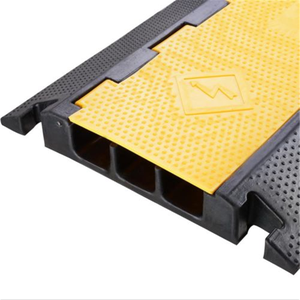 Rampe de protection de câbles en caoutchouc à 3 canaux 910*500*70mm, chemin de câbles en caoutchouc, protecteur de câbles en caoutchouc - Product Image 3