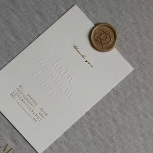 Cartes d'invitation de mariage personnalisées avec logo découpé, dorure à chaud, papier d'art, impression typographique, design <span class=keywords><strong>totem</strong></span> coloré pour événements de mariage de luxe - Product Image 4