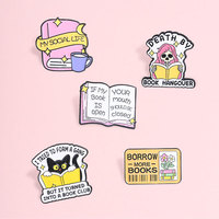 Vente en gros usine, en stock : Pin's en émail souple pour club de lecture, mignon et amusant, pour les amateurs de livres, à coller sur sac à dos et vêtements