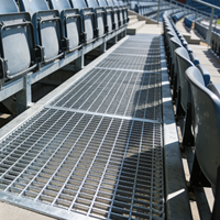 Grille de marche en acier inoxydable personnalisable pour plaques de recouvrement en acier sur trottoirs et sols de stades, anti-corrosion